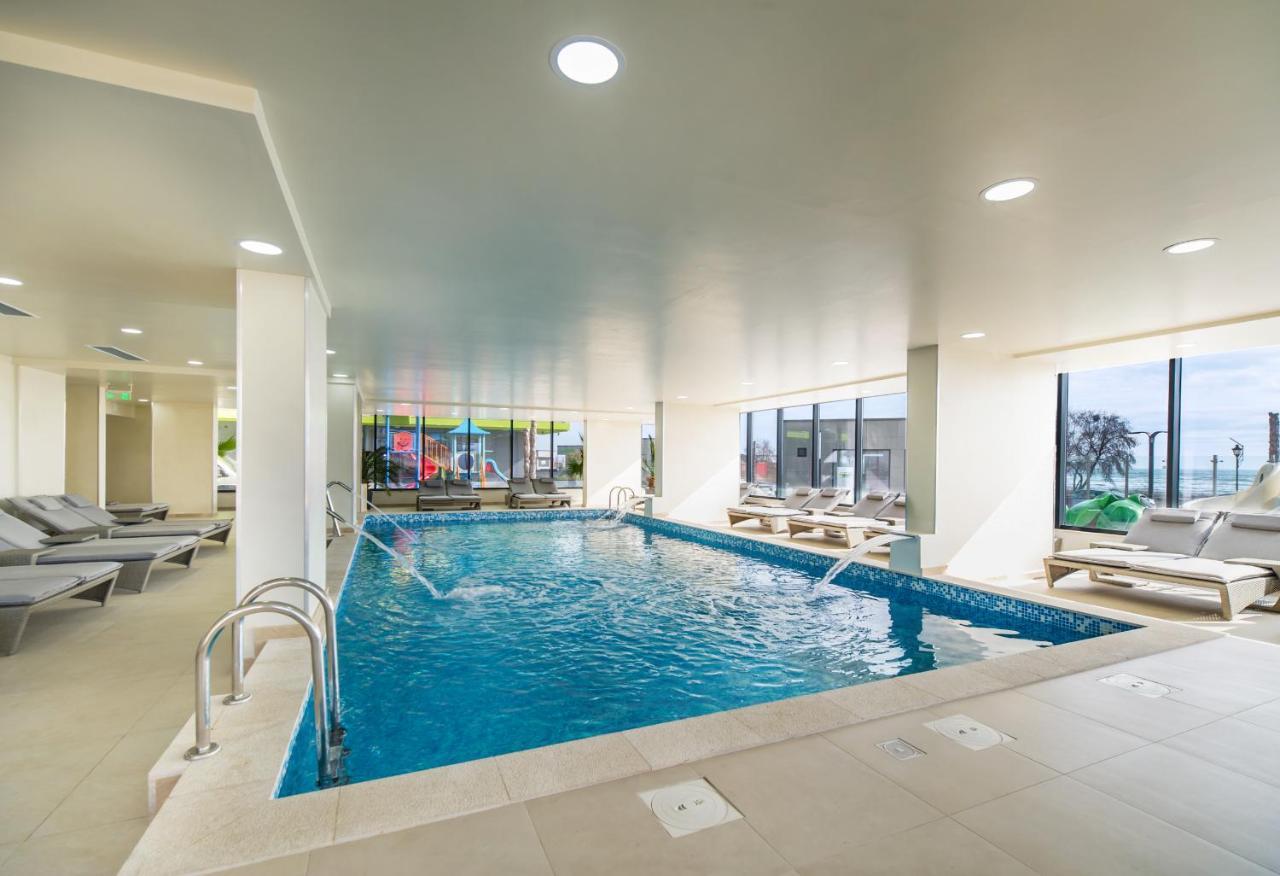 Rubic Apartment Spa N Pool Beach Resort Năvodari Exterior foto